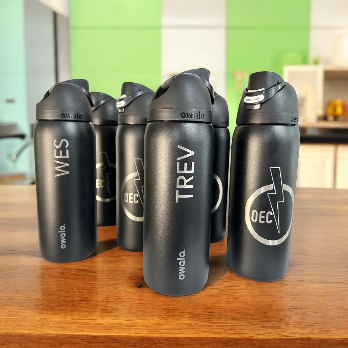 32oz Owala FreeSip Insulated Water Bottles | Personalized Stainless Steel Bottle with Straw | Laser Engraved Custom Bottle for School.